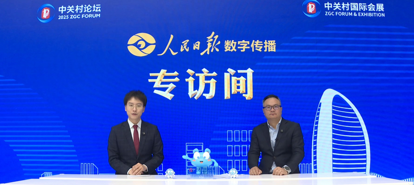 《小關(guān)對(duì)話》特別節(jié)目｜專訪BOE（京東方）高級(jí)副總裁、聯(lián)席CTO OLED技術(shù)和產(chǎn)品開發(fā)中心負(fù)責(zé)人 邱海軍